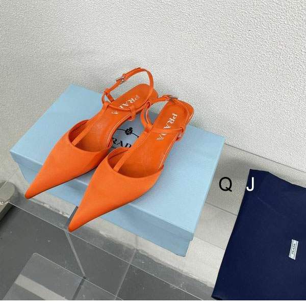 Picture of Prada Shoes _SKUPradasz35-40XJ060119245
